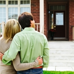 Five Reasons to Leave When Someone is Viewing Your Home